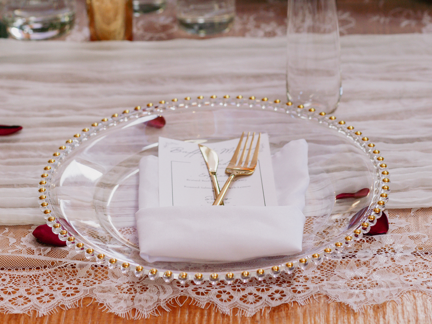 gold charger plate decor